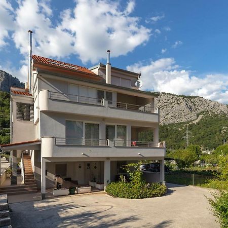 Apartments Bubalo Omis Bagian luar foto