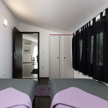 Apartments Bubalo Omis Bagian luar foto