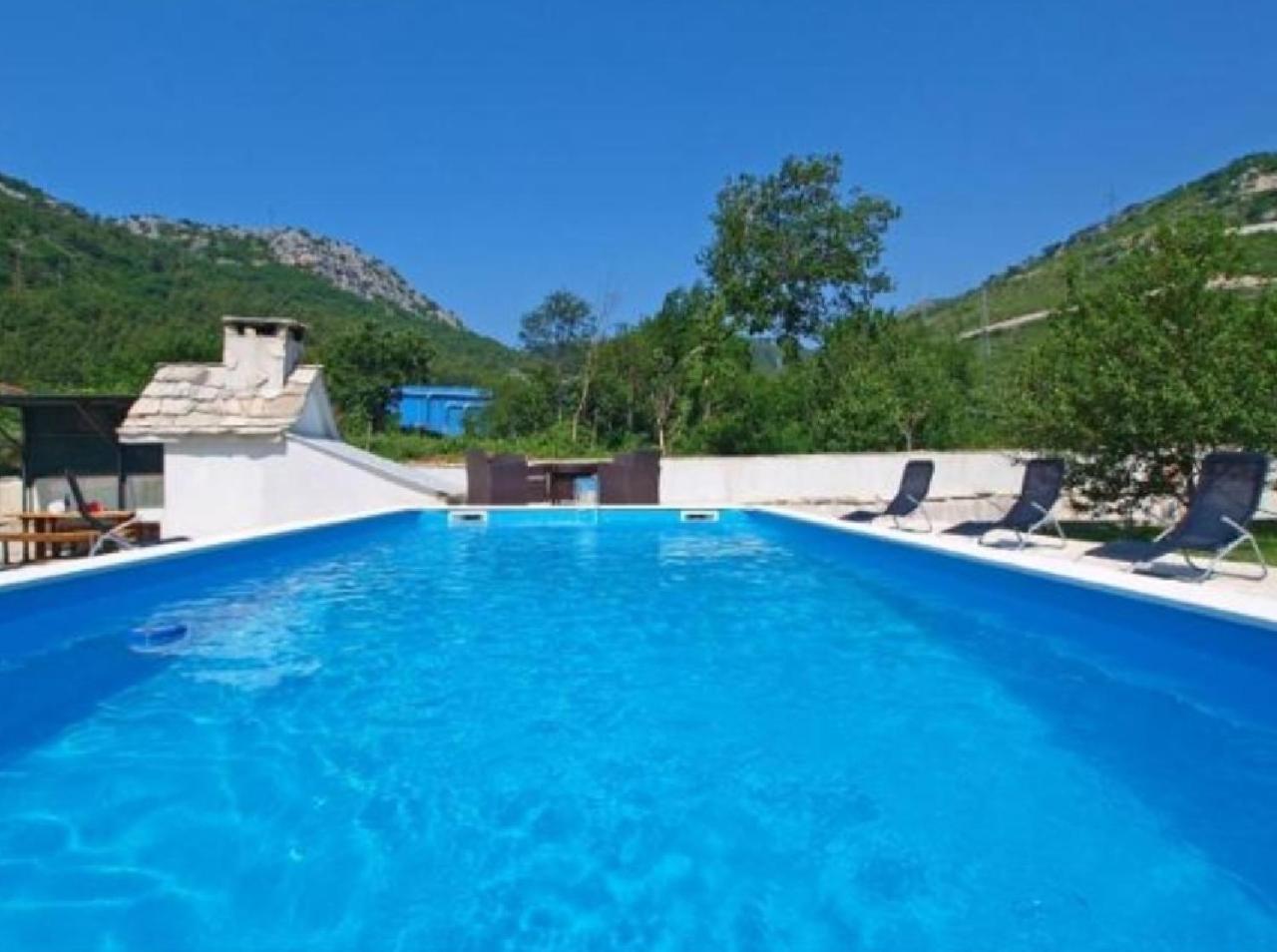 Apartments Bubalo Omis Bagian luar foto
