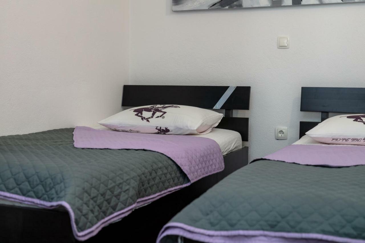 Apartments Bubalo Omis Bagian luar foto