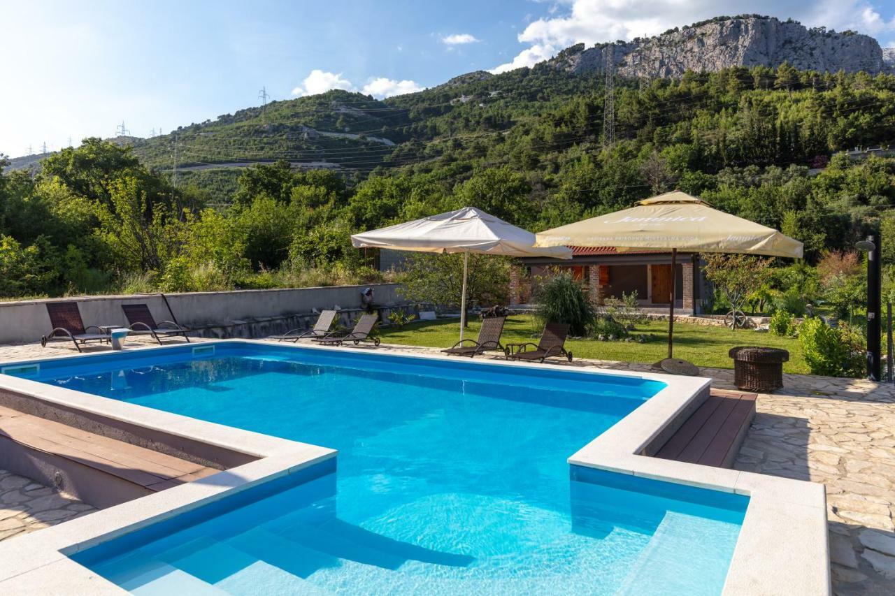Apartments Bubalo Omis Bagian luar foto